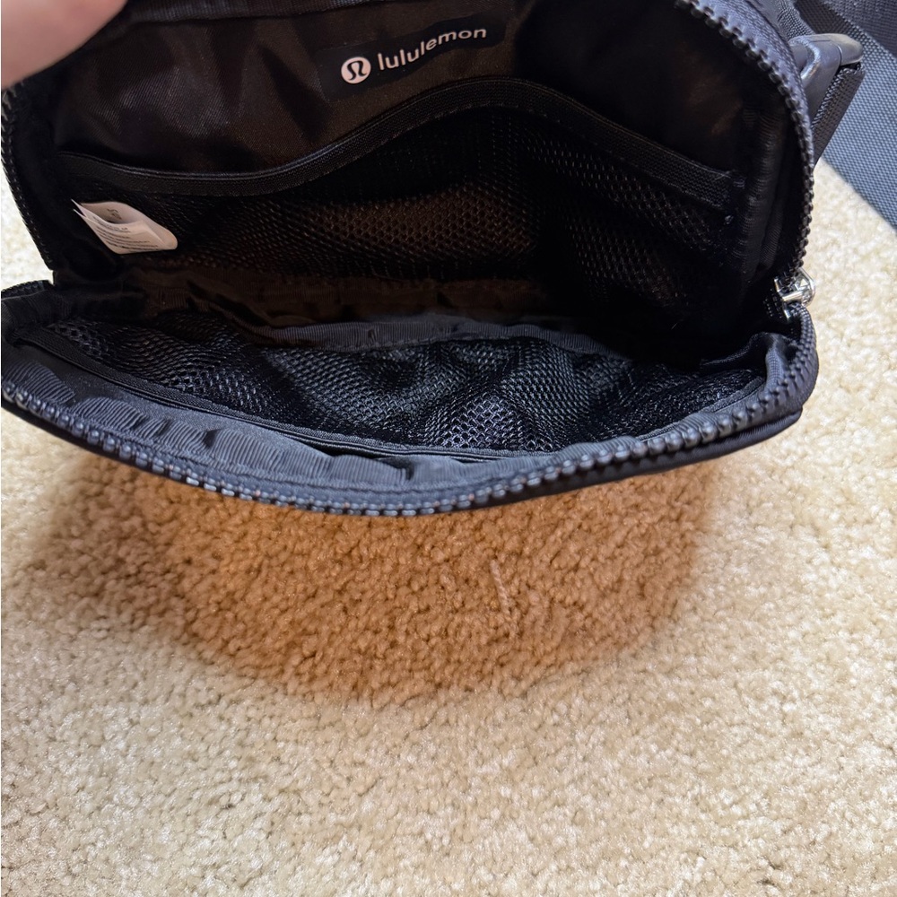 lululemon Black Belt Bag - Picture 4 of 6